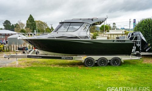 Extreme 885 on a GFAB COF Trailer